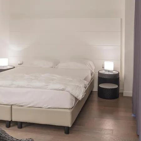 Tag Hotel