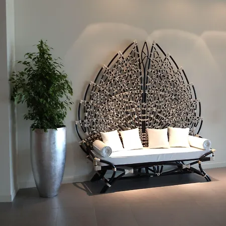 Tag Hotel